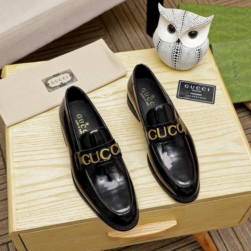G*u*i leather shoes